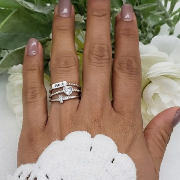 ✝️Love Never Fails Ring Set - Picture 3 of 3